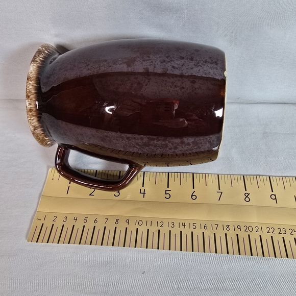 Hull ceramic /pottery creamer_pitcher 32ozs in brown - Picture 7 of 9